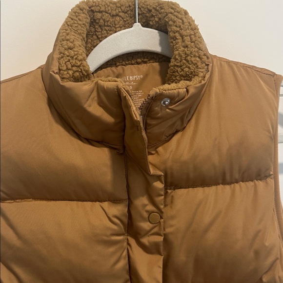 Camel Puffer Vest - Picture 5 of 6